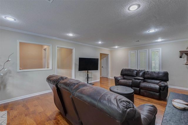 6710 Falling Waters Drive, Spring, TX 77379