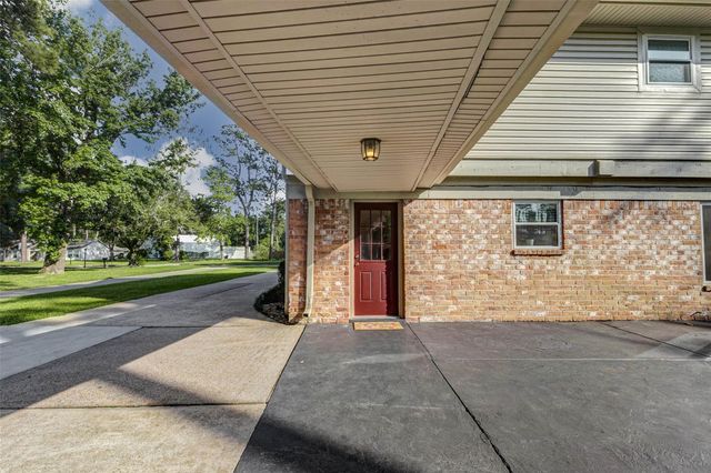 6710 Falling Waters Drive, Spring, TX 77379