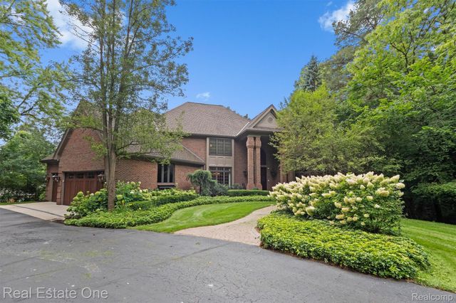 7181 Hillside Drive, Independence Charter Township, MI 48346