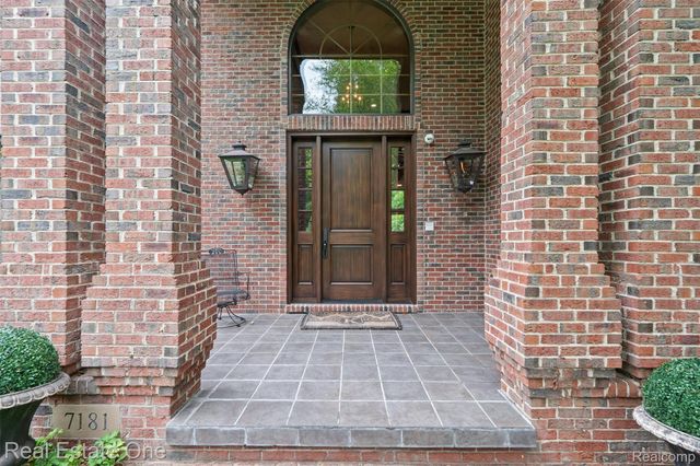 7181 Hillside Drive, Independence Charter Township, MI 48346