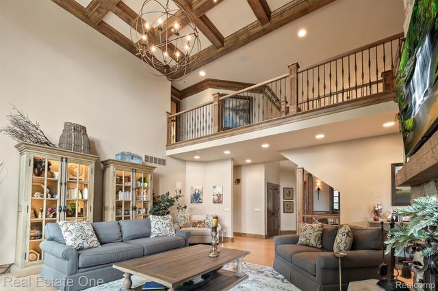 7181 Hillside Drive, Independence Charter Township, MI 48346