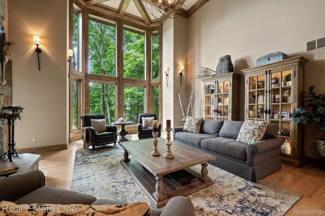 7181 Hillside Drive, Independence Charter Township, MI 48346