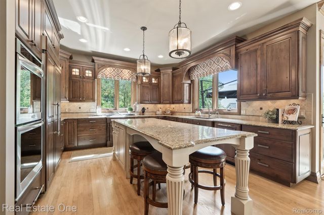 7181 Hillside Drive, Independence Charter Township, MI 48346