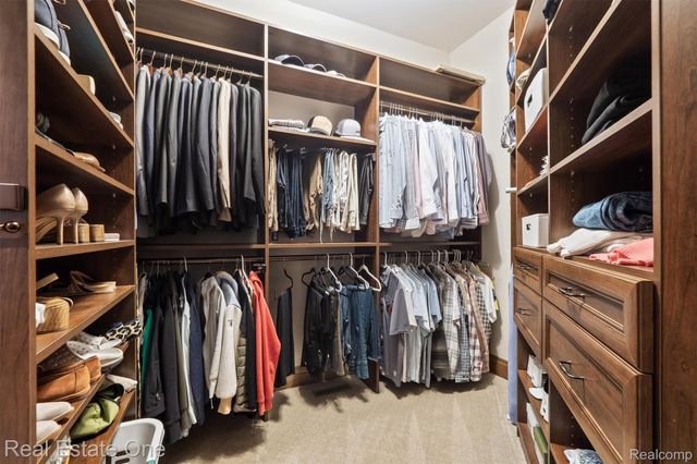 7181 Hillside Drive, Independence Charter Township, MI 48346