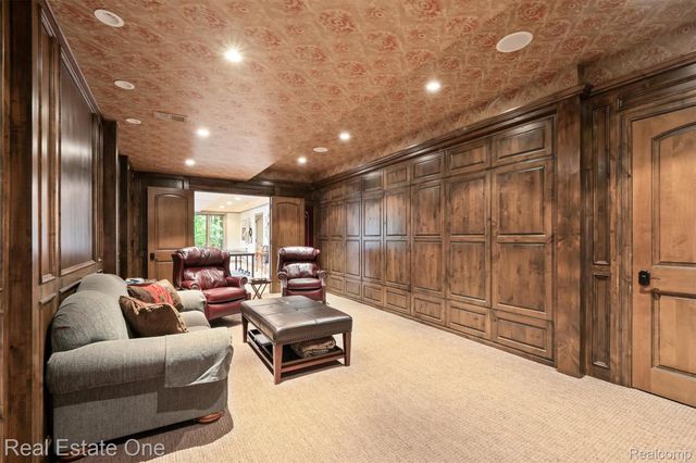 7181 Hillside Drive, Independence Charter Township, MI 48346