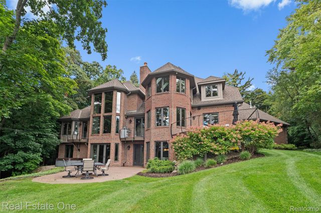 7181 Hillside Drive, Independence Charter Township, MI 48346