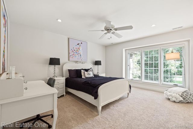 7181 Hillside Drive, Independence Charter Township, MI 48346