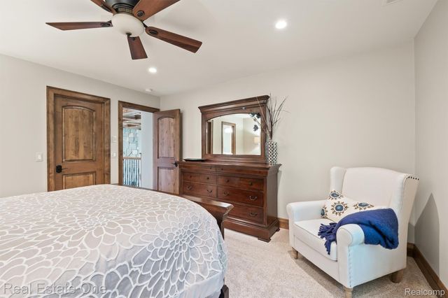 7181 Hillside Drive, Independence Charter Township, MI 48346