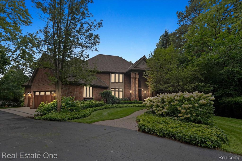 7181 Hillside Drive, Independence Charter Township, MI 48346