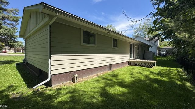 26450 South River Road, Harrison Twp, MI 48045