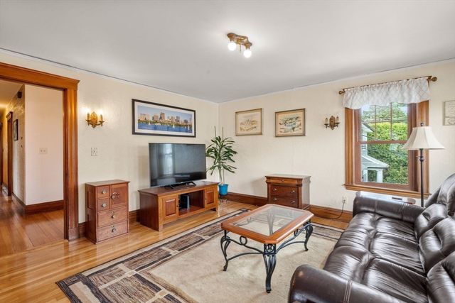 14 Adams Ave 14, Watertown, MA 02472