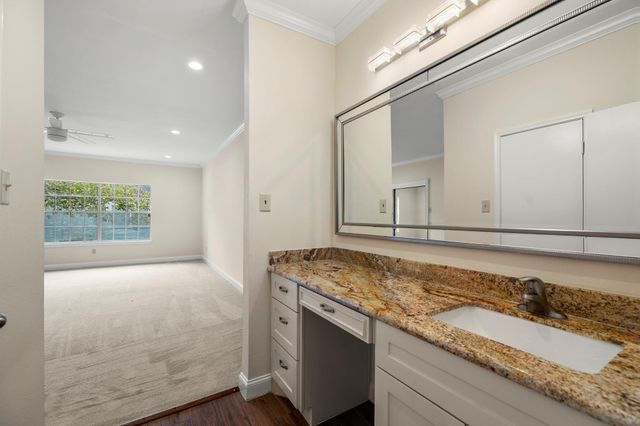 660 Wilcrest Drive 660, Houston, TX 77042
