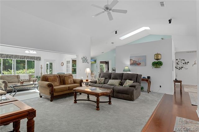 43 Linder Circle, Homosassa, FL 34446
