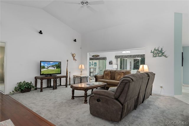 43 Linder Circle, Homosassa, FL 34446