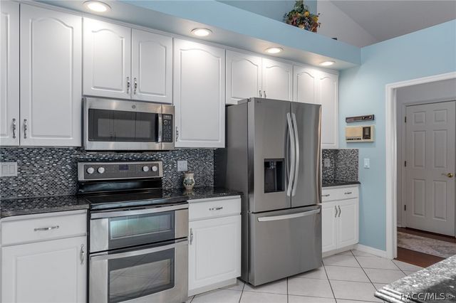 43 Linder Circle, Homosassa, FL 34446