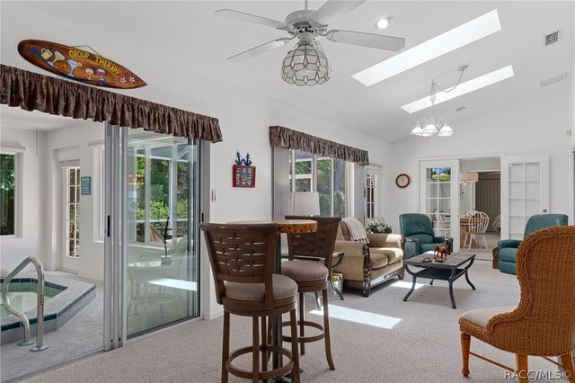 43 Linder Circle, Homosassa, FL 34446