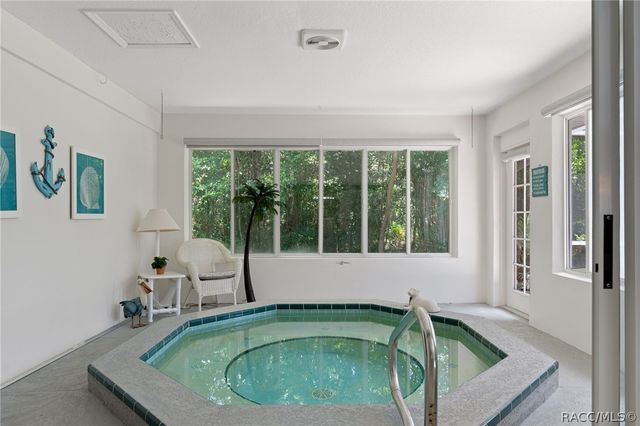 43 Linder Circle, Homosassa, FL 34446