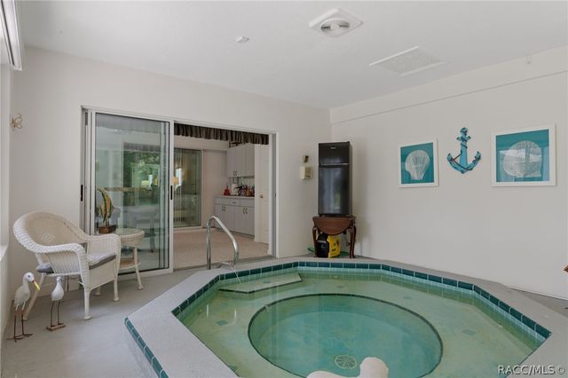 43 Linder Circle, Homosassa, FL 34446
