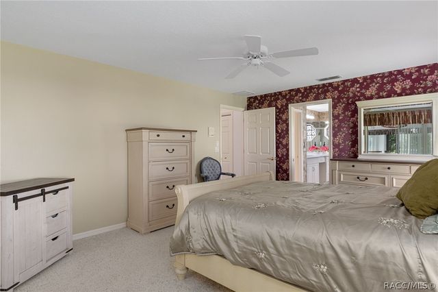 43 Linder Circle, Homosassa, FL 34446