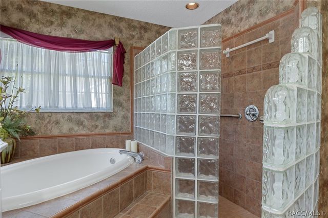 43 Linder Circle, Homosassa, FL 34446