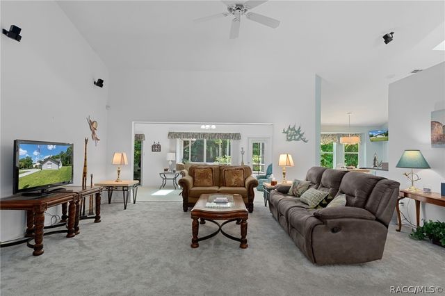 43 Linder Circle, Homosassa, FL 34446