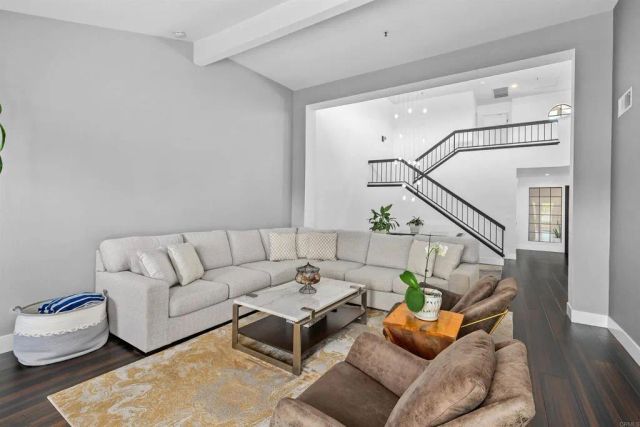 1922 Spyglass Circle, Vista, CA 92081