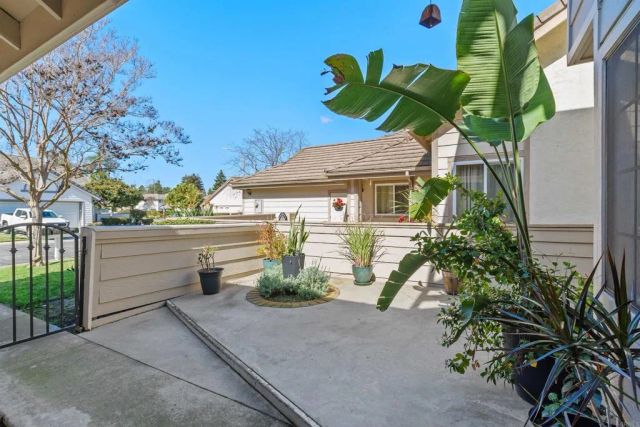 1922 Spyglass Circle, Vista, CA 92081