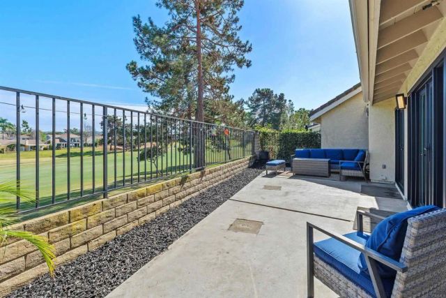 1922 Spyglass Circle, Vista, CA 92081