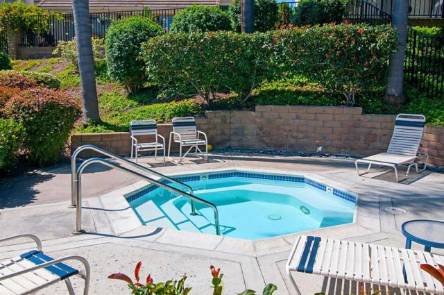 1922 Spyglass Circle, Vista, CA 92081