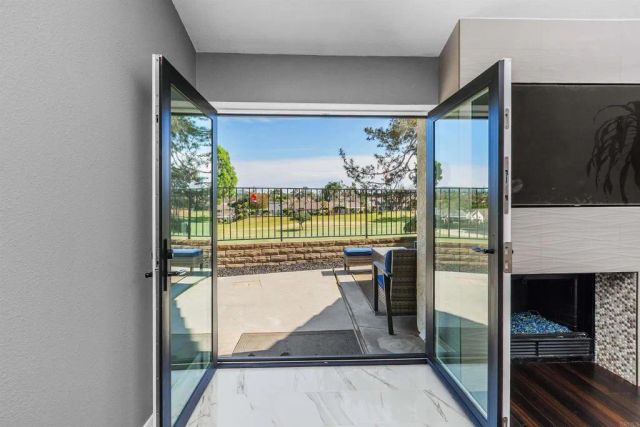 1922 Spyglass Circle, Vista, CA 92081