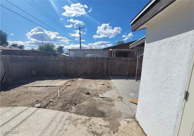3749 Ponderosa Avenue, Las Vegas, NV 89115