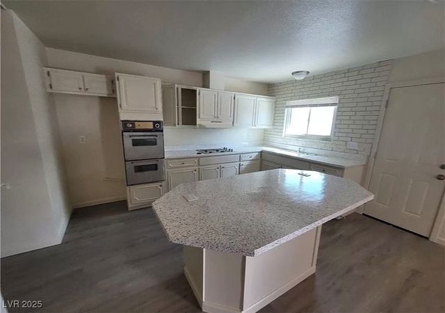 3749 Ponderosa Avenue, Las Vegas, NV 89115