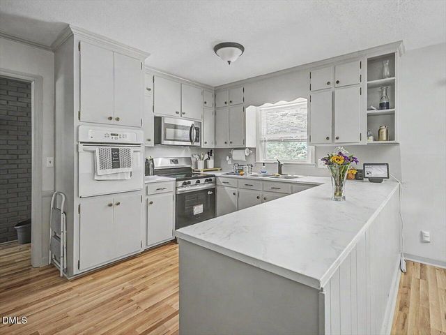 2509 Farrington Point Road, Chapel Hill, NC 27517