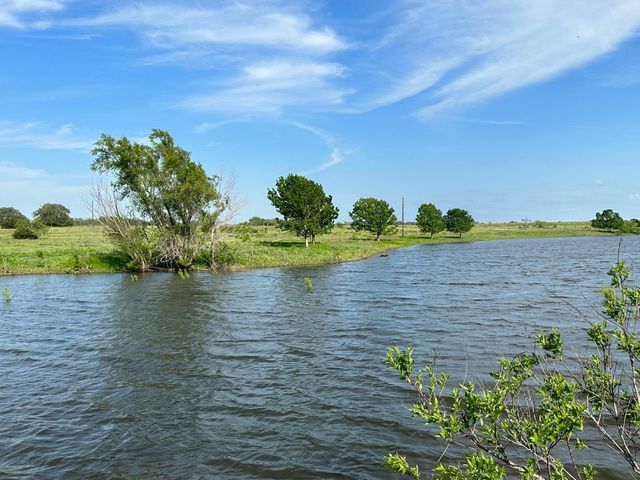 7800 County Road 210, Bertram, TX 78605