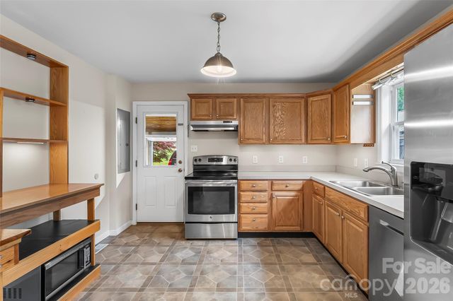 2610 Bear Creek Road, Marshall, NC 28753