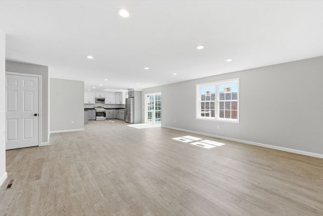 95 Town Farm Rd, Warren, MA 01083