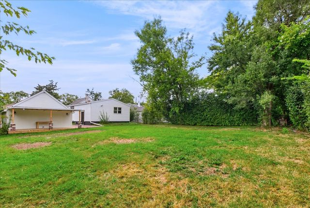211 N Graylynn Drive, Mount Prospect, IL 60056