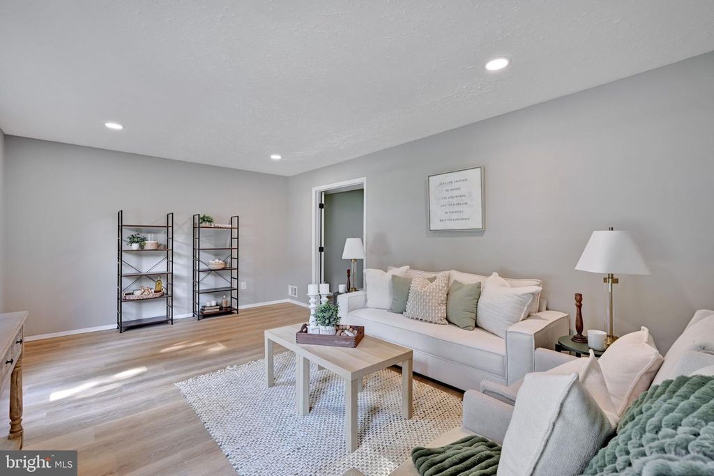 7906 CITADEL DR, Severn, MD 21144