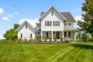 21405 Bitterbush Pass, Credit River, MN 55372