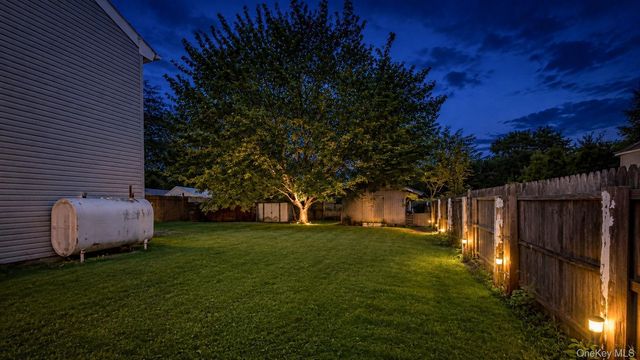 12 Handy Lane, Medford, NY 11763