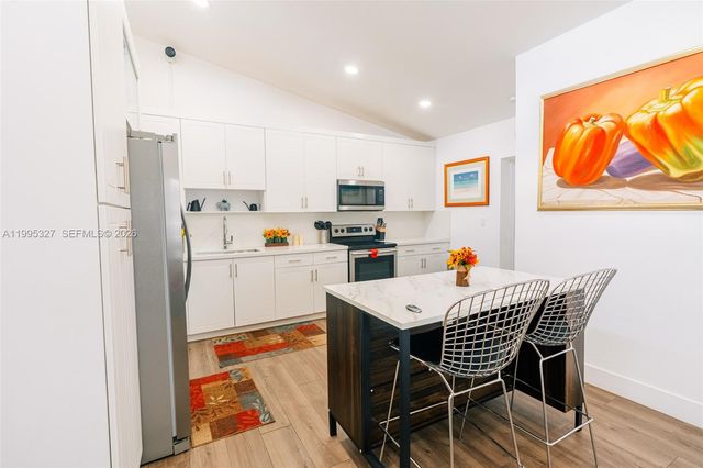 920 NW 84th St, Miami, FL 33150