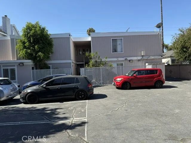 15149 Victory Boulevard, Van Nuys, CA 91411