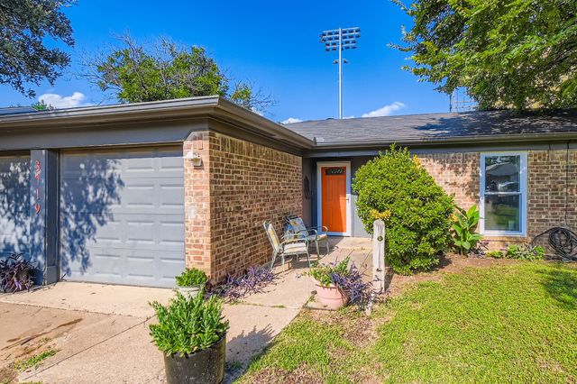 3719 French Wood Drive, Arlington, TX 76016