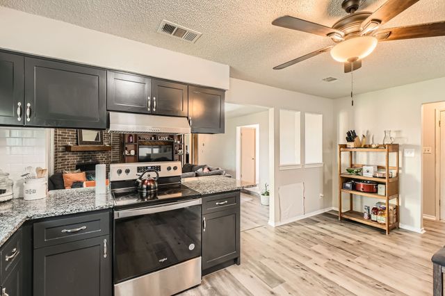 3719 French Wood Drive, Arlington, TX 76016