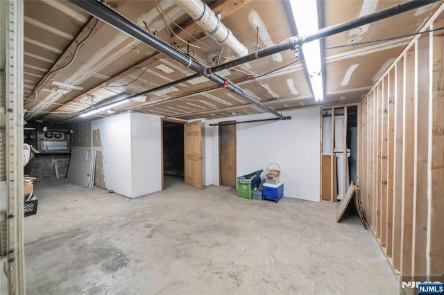 824 Broad Avenue, Ridgefield, NJ 07657