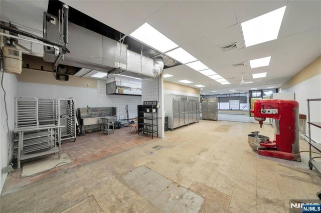 824 Broad Avenue, Ridgefield, NJ 07657