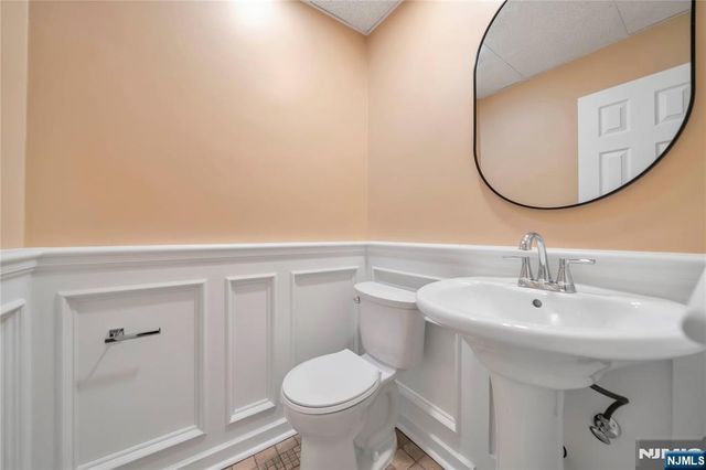 824 Broad Avenue, Ridgefield, NJ 07657