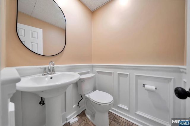 824 Broad Avenue, Ridgefield, NJ 07657