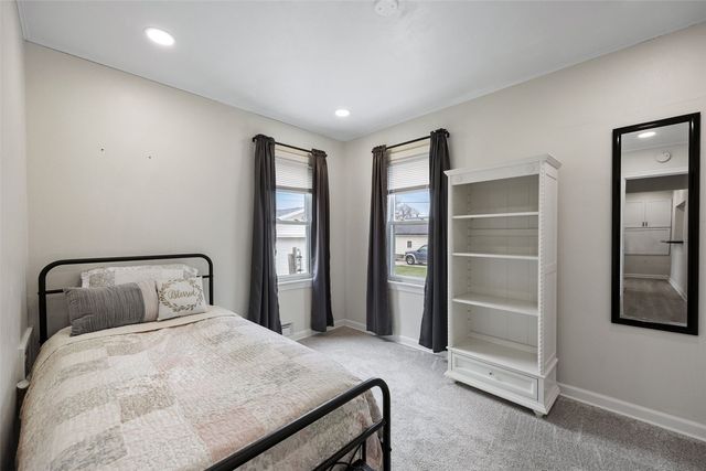 735 30th Street SE, Cedar Rapids, IA 52403