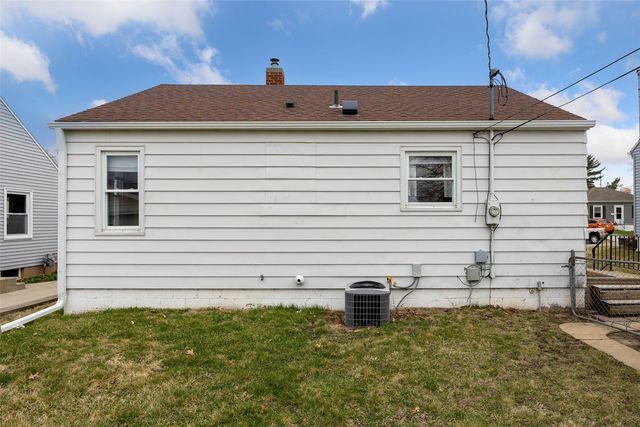 735 30th Street SE, Cedar Rapids, IA 52403